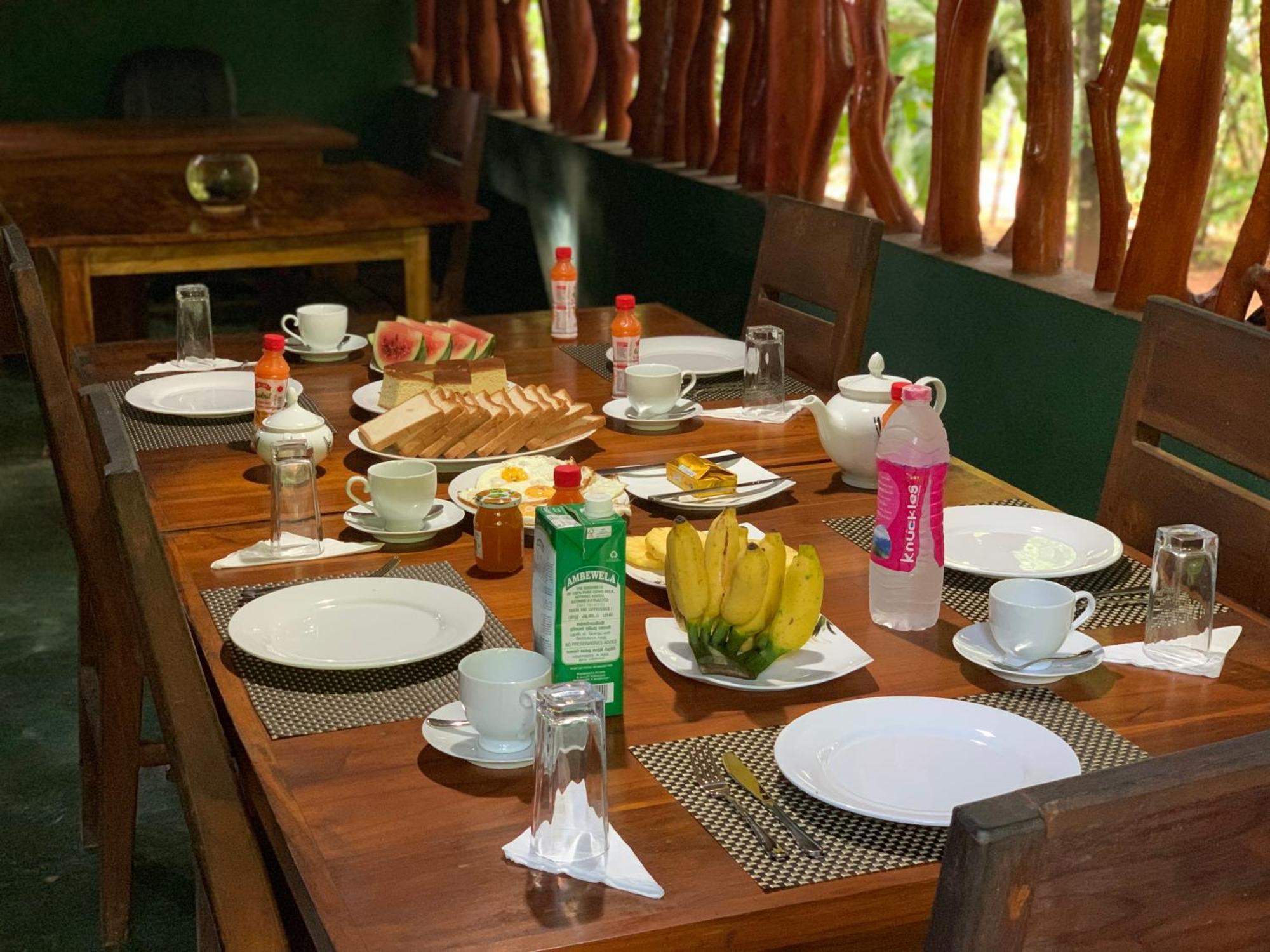 Walawa Blue Sapphire Hotel Udawalawe Eksteriør billede