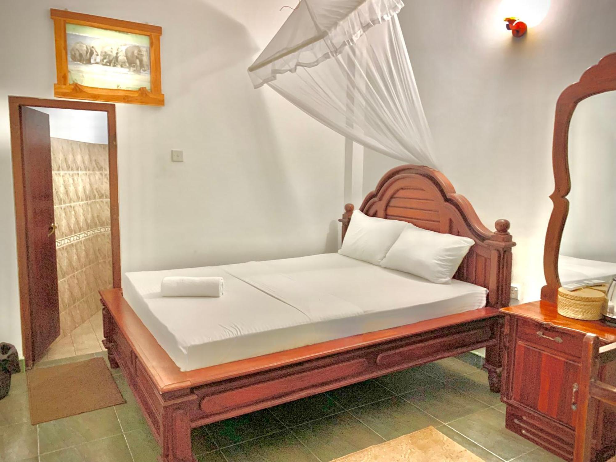 Walawa Blue Sapphire Hotel Udawalawe Eksteriør billede