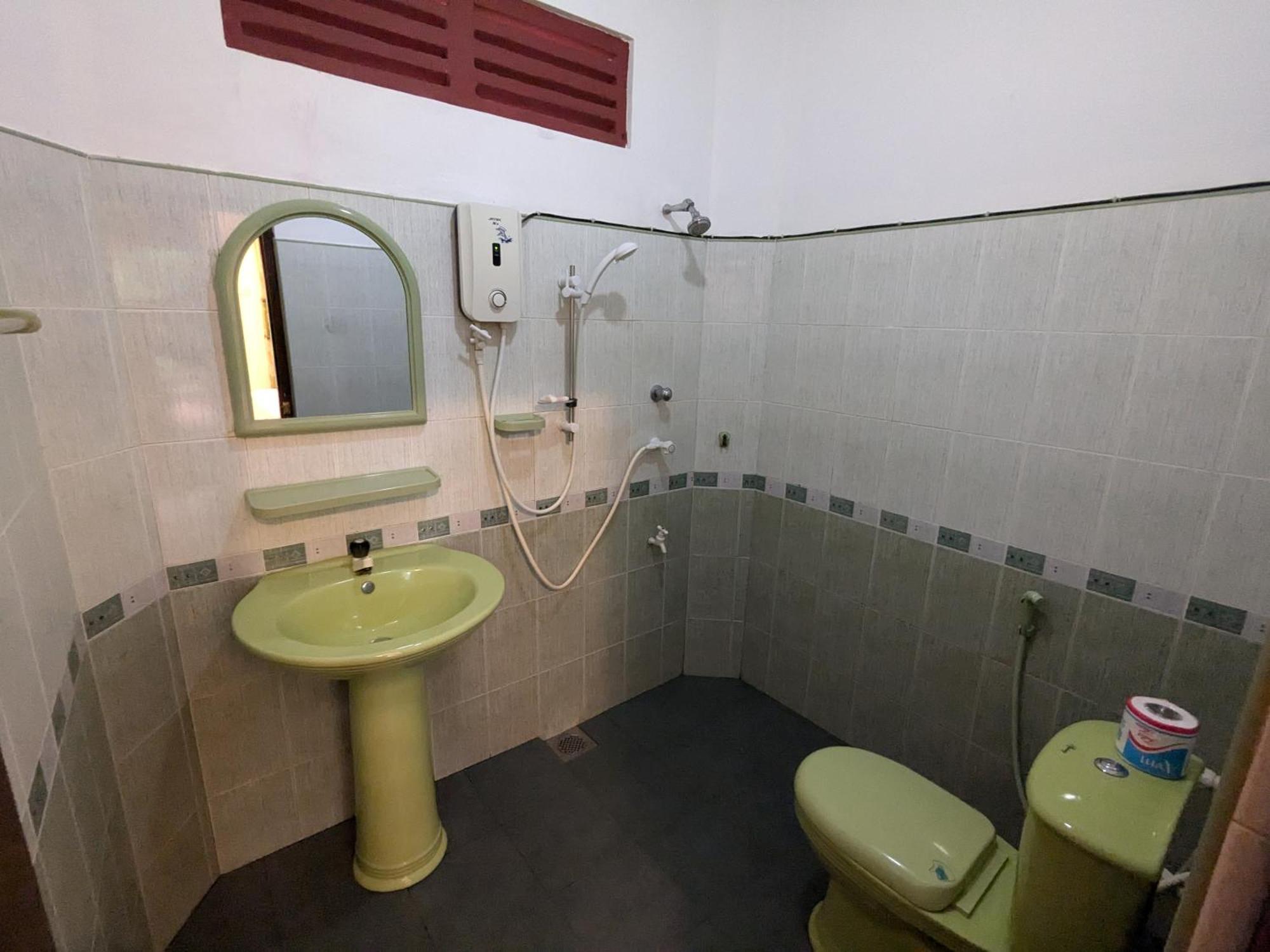 Walawa Blue Sapphire Hotel Udawalawe Eksteriør billede