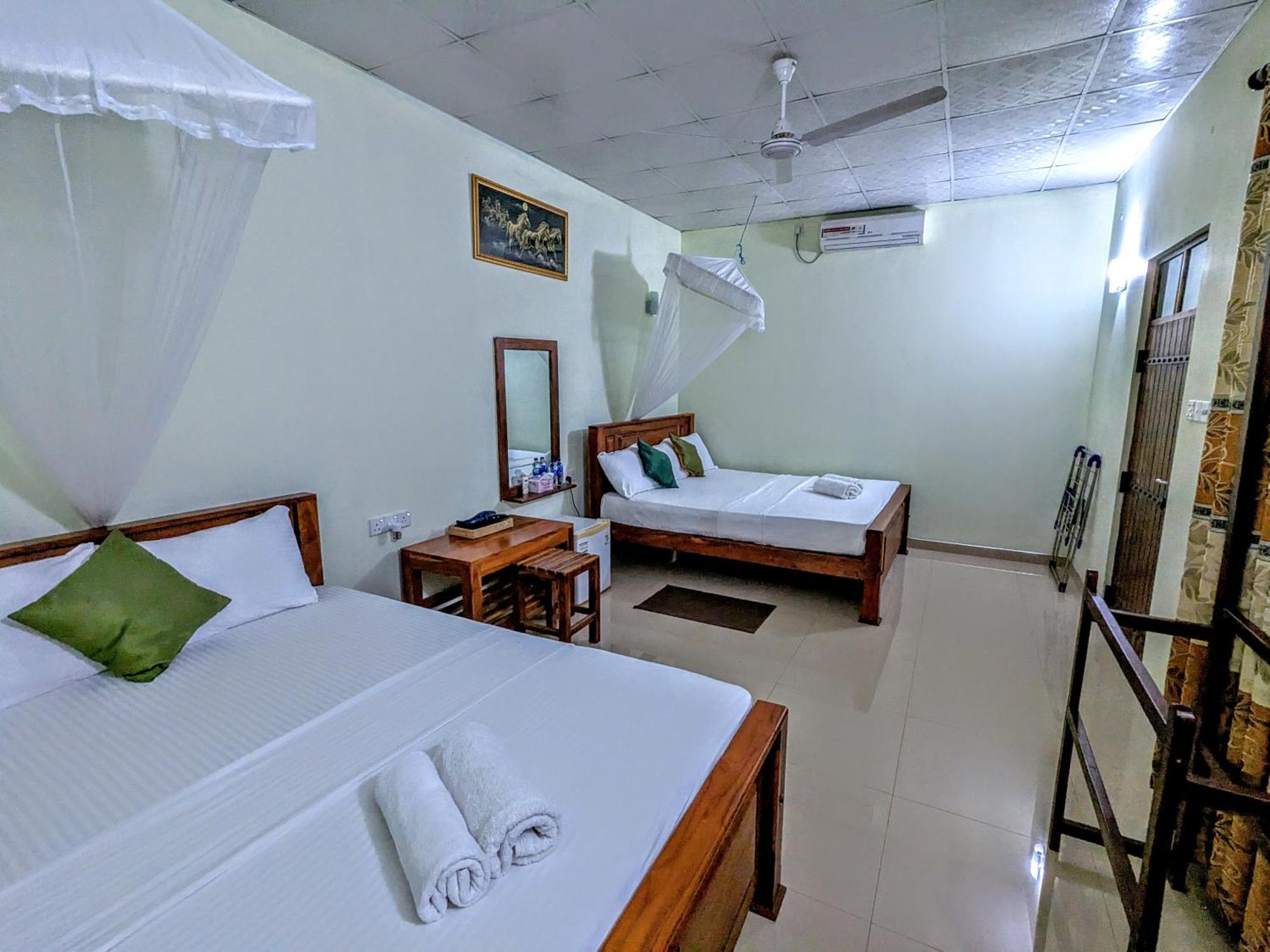 Walawa Blue Sapphire Hotel Udawalawe Eksteriør billede